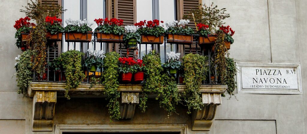 Balkon mit Terracotta