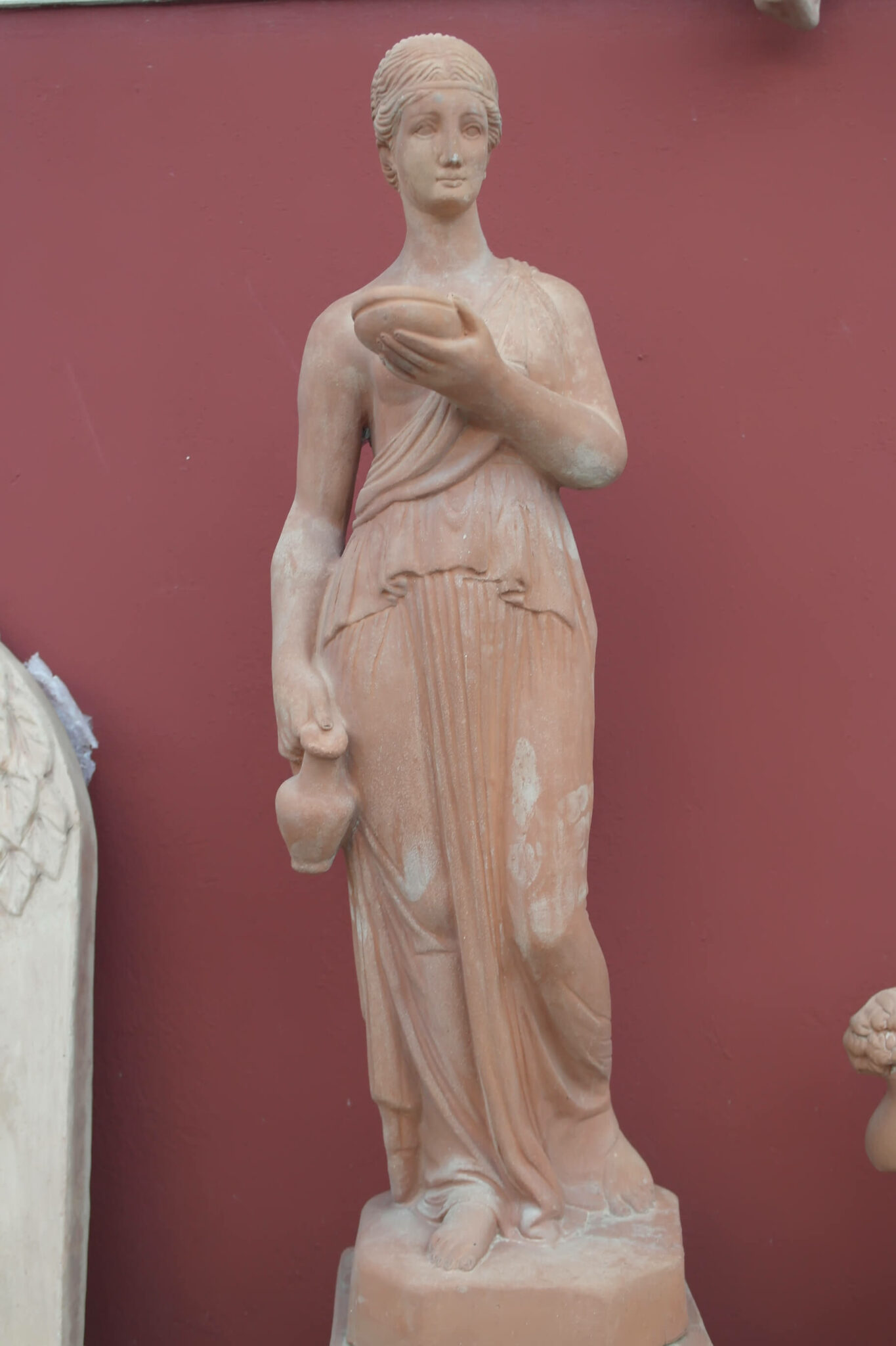 Terracotta Figuren und Statuen
